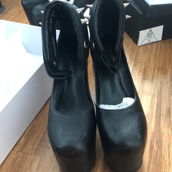 UNIF Mary Chain size 8 - Picture 2 of 4